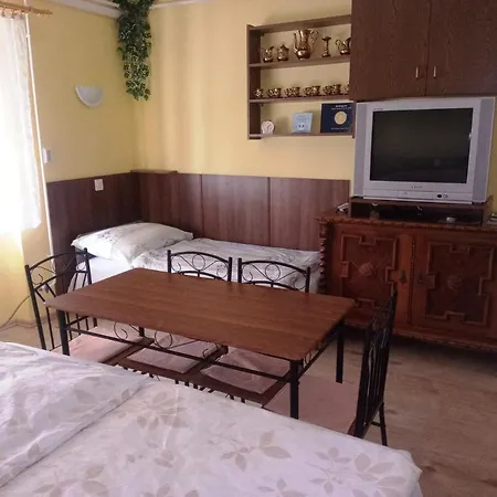 Szivarvany Gyula