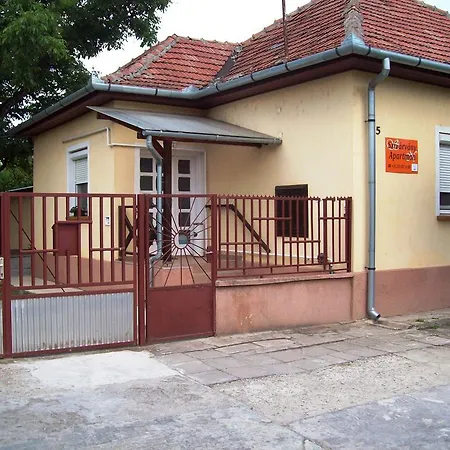Szivarvany Apartment Gyula