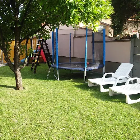 Apartment Szivarvany *