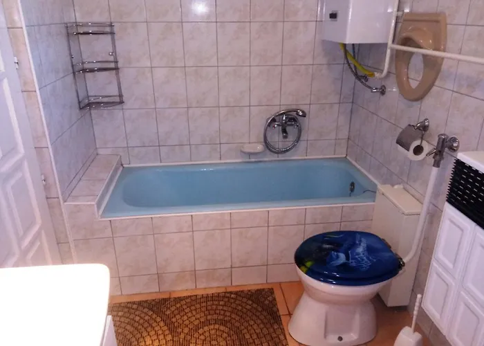 아파트 Szivarvany