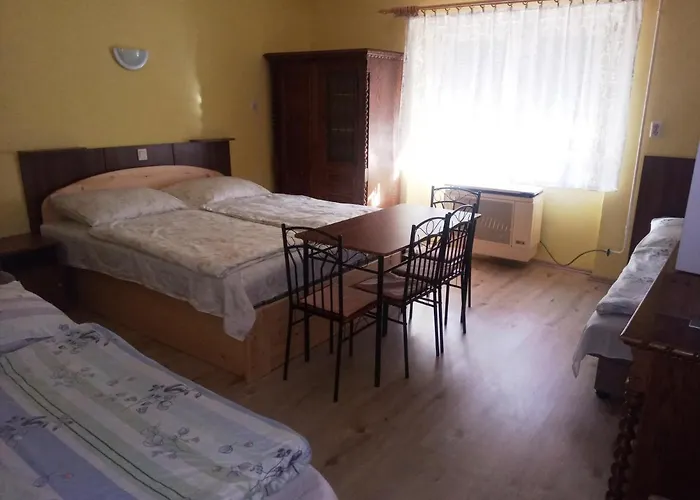 Szivarvany 아파트 *